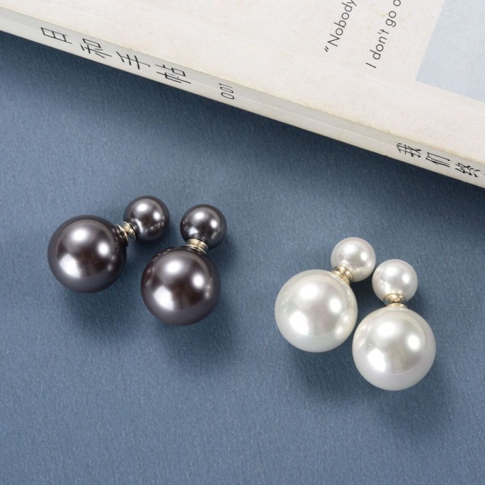 Round White/Gray Shell Pearl Double Sided Earrings